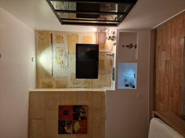 Location / Appartement 2 pièces de 24 m², Bordeaux, Rue des Frères Bonie / Photo 2