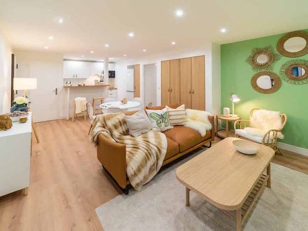 Colocation / Appartement 6 pièces de 112 m², Bron, Rue des Glycines / Photo 2