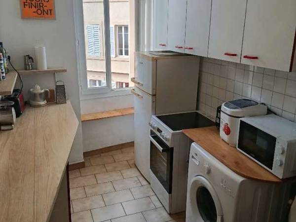 Sublet / 2-bedroom flat · 40 m², Marseille, Rue Consolat / Photo 3
