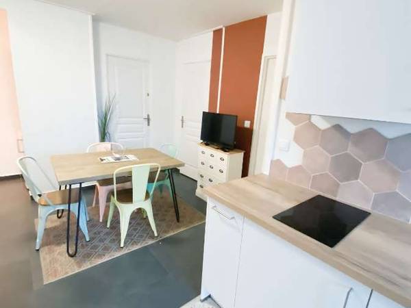 Colocation / Appartement 5 pièces de 71 m², Cenon, Rue Camille Pelletan / Photo 2