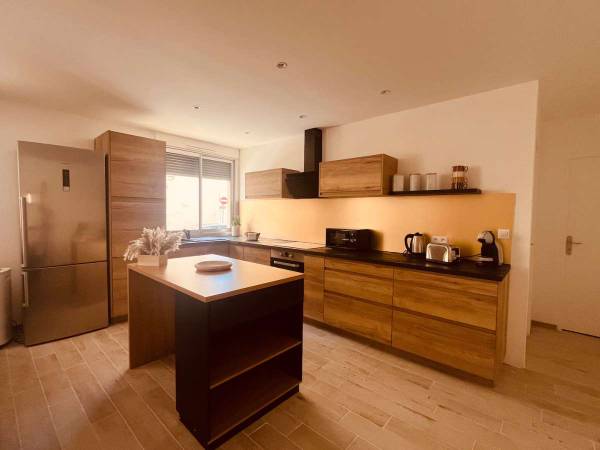 Colocation / Appartement 4 pièces de 110 m², Nîmes, Rue de Saint-Gilles / Photo 2