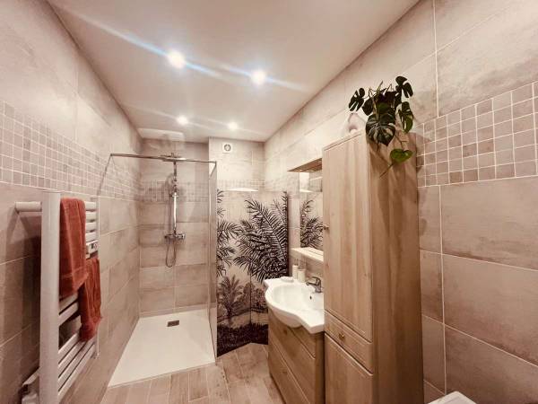 Colocation / Appartement 4 pièces de 110 m², Nîmes, Rue de Saint-Gilles / Photo 6