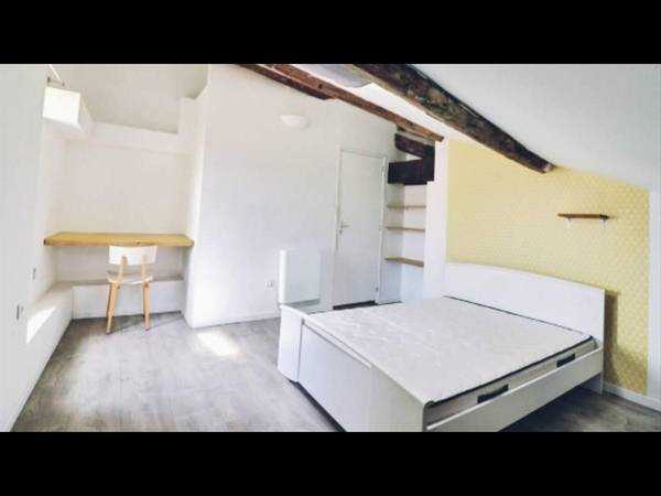 Colocation / Duplex 6 pièces de 126 m², Béziers, Rue Casimir Peret / Photo 2