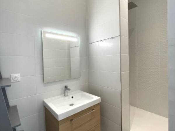 Colocation / Appartement 4 pièces de 78 m², Marseille, Rue de l'Eveche / Photo 4