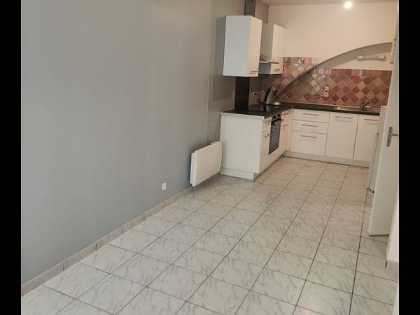 Location / Appartement 1 pièce, Metz / Photo 2