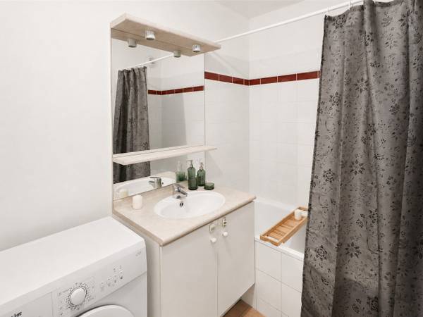 Colocation / Appartement 4 pièces de 81 m², Saint-Denis, Rue de Bailly / Photo 2