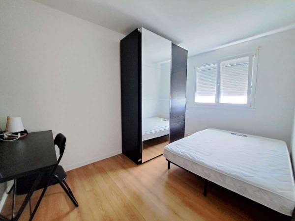Colocation / Appartement 3 pièces de 54 m², Mérignac, Allée Frédéric Joliot-Curie / Photo 2