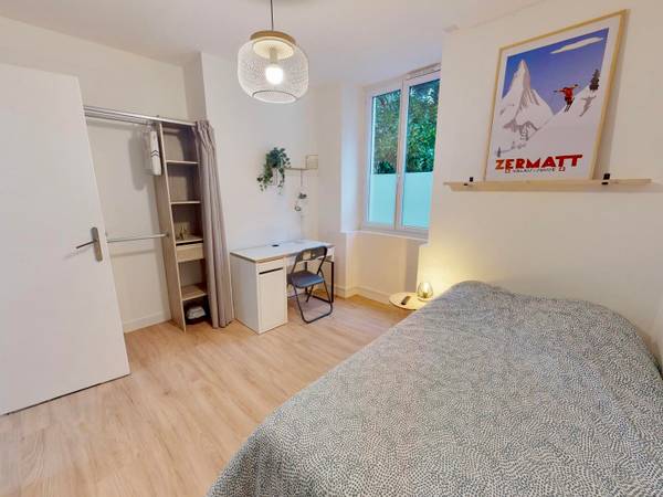 Colocation / Appartement 6 pièces de 106 m², Pau, Rue Pasteur / Photo 2