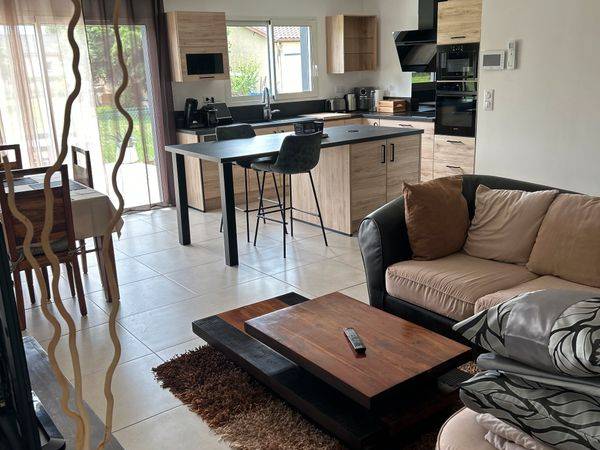 Location / Maison 4 pièces de 89 m², Poitiers / Photo 2