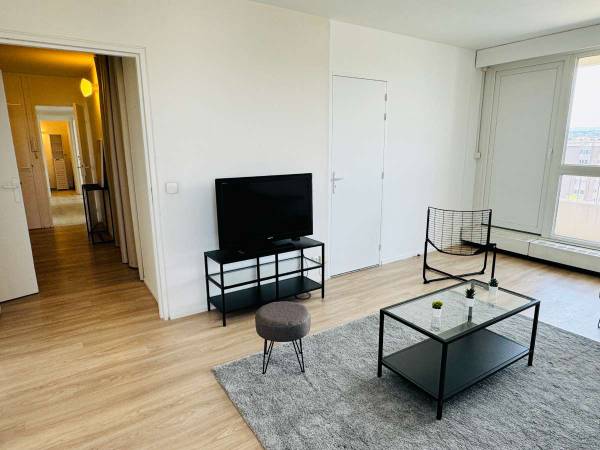 Colocation / Appartement 5 pièces de 94 m², Villeurbanne, Rue du 1er Mars 1943 / Photo 2