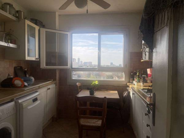 Colocation / Appartement 3 pièces de 92 m², Bagnolet, Rue de Noisy le Sec / Photo 2
