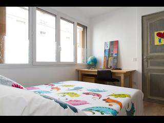 Homestay / 3-bedroom flat · 50 m², Paris, Rue de l'Equerre