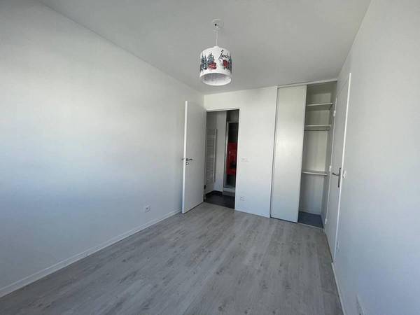 Colocation / Appartement 4 pièces de 75 m², Nanterre, Boulevard des Provinces Françaises / Photo 13