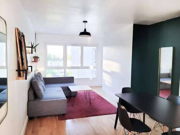 Colocation / Appartement 6 pièces de 101 m², Saint-Denis, Rue Auguste Poullain / Photo 2