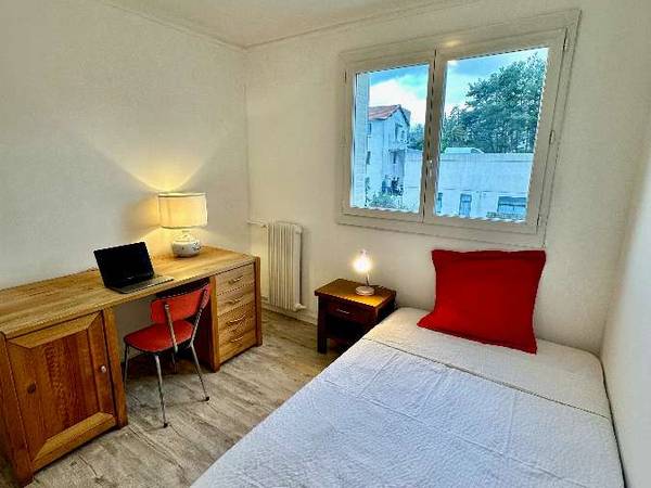 Location / Appartement 4 pièces de 77 m², Marseille, Rue de Roubaix / Photo 7