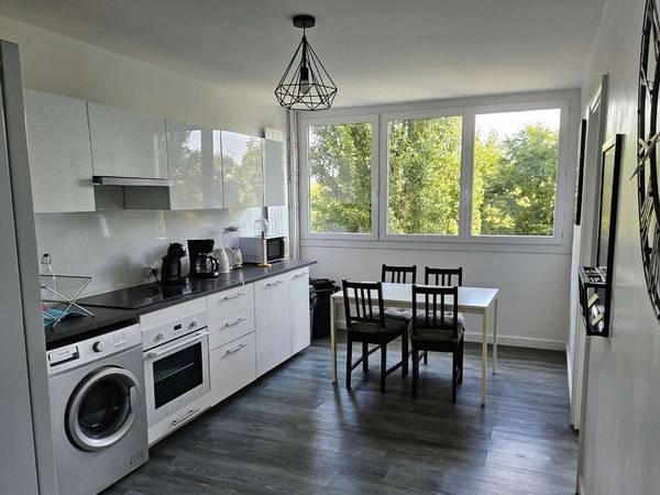 Colocation / Appartement 5 pièces de 105 m², Angers, Rue Larévellière / Photo 4