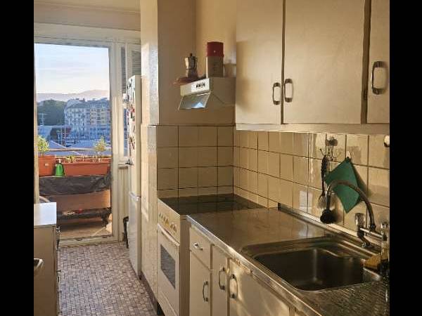 Sous-location / Appartement 4 pièces de 82 m², Genève, Rue Rothschild / Photo 10