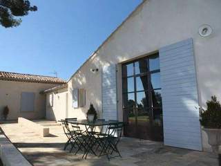 Location / 7 rooms villa · 300 m², Aix-en-Provence, Route de Sisteron