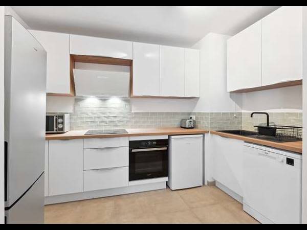 Flatsharing / 7-bedroom house · 120 m², Paris, Rue Philippe de Girard / Photo 2