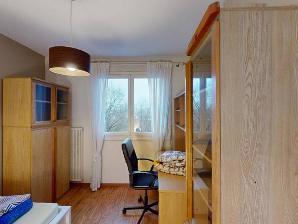 Colocation / Appartement 4 pièces de 92 m², Grenoble, Rue Paul Helbronner / Photo 2