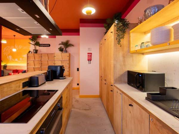 Coliving / Maison 10 pièces de 231 m², Paris, Rue des Thermopyles / Photo 2