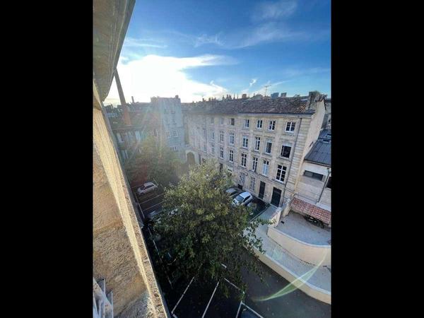 Colocation / Appartement 3 pièces de 55 m², Bordeaux, Rue Sainte-Catherine / Photo 2