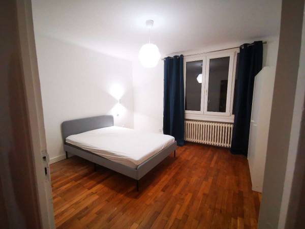 Colocation / Appartement 5 pièces de 100 m², Metz, Rue Marie Anne de Bovet / Photo 2