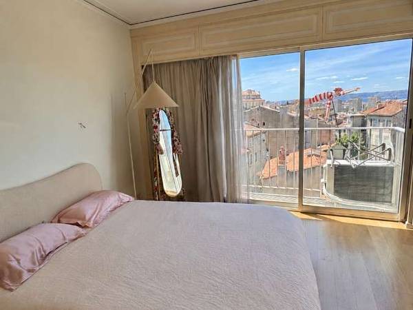 Sous-location / Appartement 3 pièces de 95 m², Marseille, Place Jean Jaurès / Photo 2