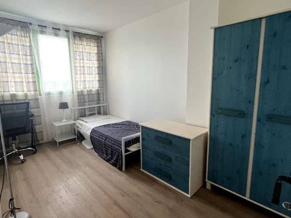 Colocation / Appartement 4 pièces de 69 m², Orléans, Allée des Sycomores / Photo 2