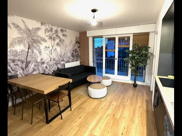 Colocation / Appartement 6 pièces de 91 m², Évry-Courcouronnes, Square Alfred de Musset / Photo 2