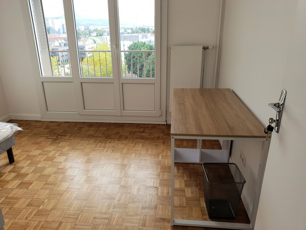 Colocation / Appartement 5 pièces de 65 m², Saint-Martin-d'Hères, Rue Alexander Fleming / Photo 2