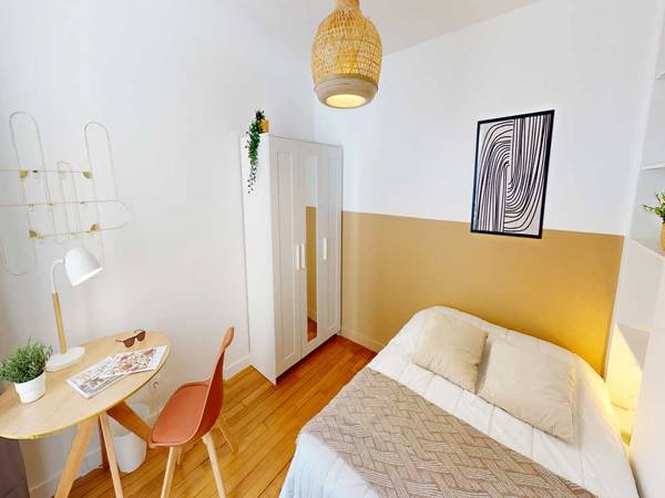 Colocation / Appartement 3 pièces de 50 m², Paris, Rue des Cloys / Photo 2