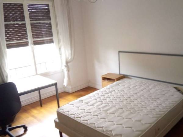 Colocation / Appartement 4 pièces de 101 m², Dijon, Rue Mariotte / Photo 2