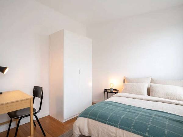 Colocation / Appartement 10 pièces de 244 m², Montreuil, Rue de Stalingrad / Photo 2