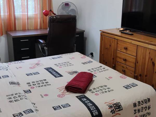 Room in a live-in landlord's home / 1 room apartment, Nice / Photo 2