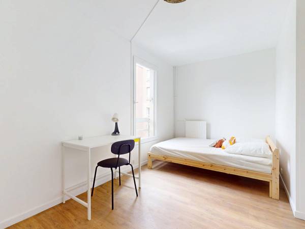 Colocation / Appartement 6 pièces de 83 m², Aulnay-sous-Bois, Allée du Professeur Monod / Photo 2