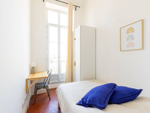 Colocation / Appartement 8 pièces de 160 m², Marseille, Cours Lieutaud / Photo 2