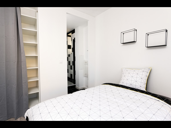 Flatsharing / 6-bedroom flat · 90 m², Villeurbanne, Rue Charles Robin / Photo 2