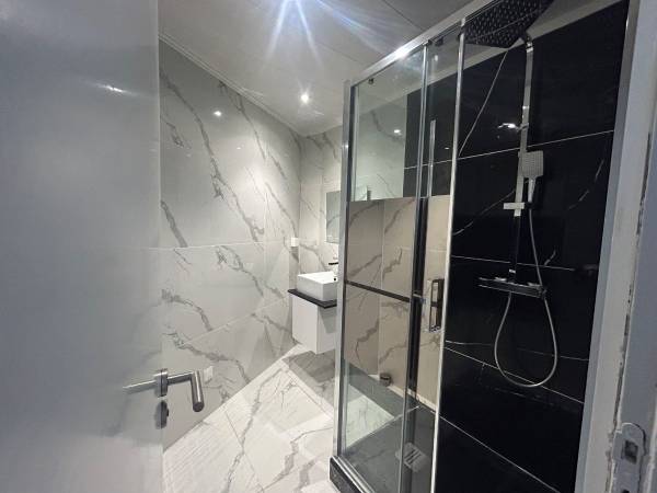 Colocation / Appartement 4 pièces de 72 m², Marseille, Rue Roger Mathurin / Photo 2
