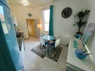 Colocation / Appartement 4 pièces de 70 m², Nîmes, Rue Henri Iv