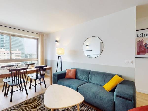 Colocation / Appartement 5 pièces de 80 m², Courbevoie, 1 Square Henri Regnault / Photo 2