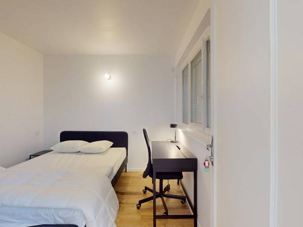 Colocation / Appartement 4 pièces de 62 m², Massy, Allée du Béarn / Photo 2