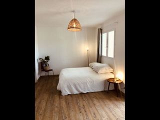 Room in a live-in landlord's home / 10 rooms house · 180 m², Bordeaux, Rue Bauducheu