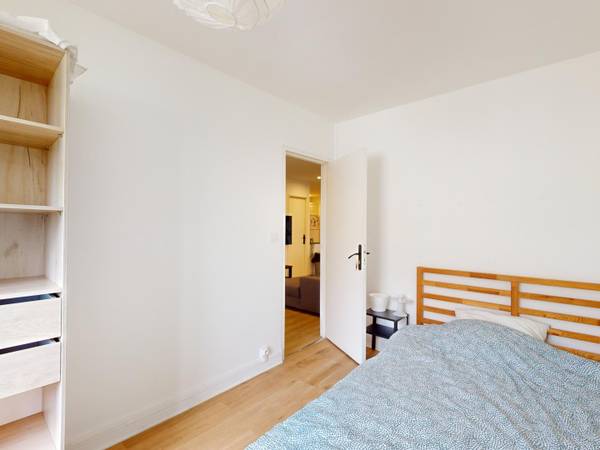 Colocation / Appartement 6 pièces de 101 m², Orléans, Place du Bois / Photo 2