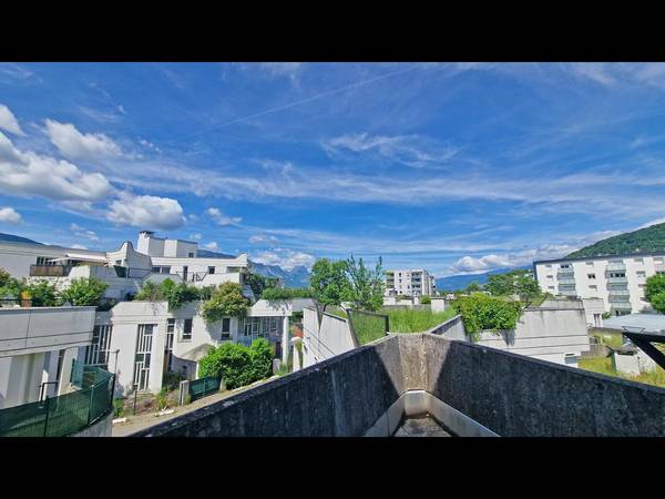 Colocation / Appartement 4 pièces de 70 m², Saint-Martin-d'Hères, Square Jeanne Labourbe / Photo 2