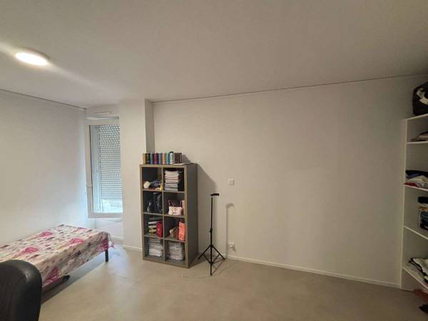 Colocation / Appartement 4 pièces de 70 m², Saint-Martin-d'Hères, Square Jeanne Labourbe / Photo 2