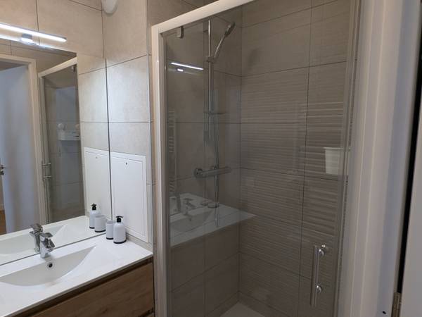 Colocation / Appartement 5 pièces de 103 m², Clichy, Rue Petit / Photo 2