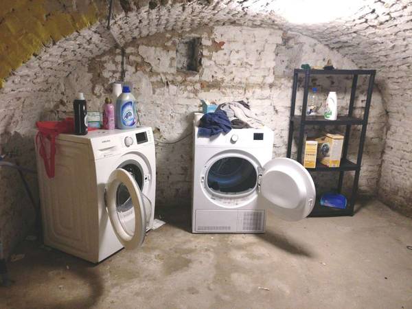Colocation / Maison 6 pièces de 150 m², Charleroi, Rue de Lodelinsart / Photo 11