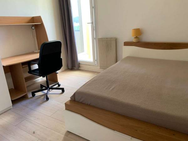 Colocation / Appartement 5 pièces de 86 m², Cergy, Les Linandes Oranges / Photo 2