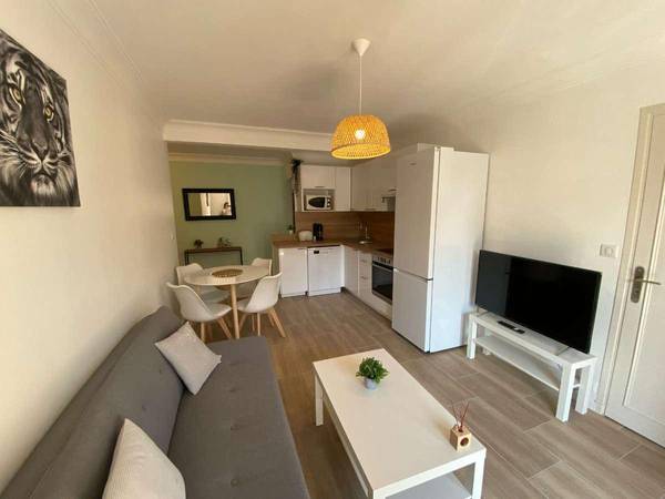 Colocation / Appartement 5 pièces de 66 m², Antibes, Avenue du Grand Pin / Photo 2